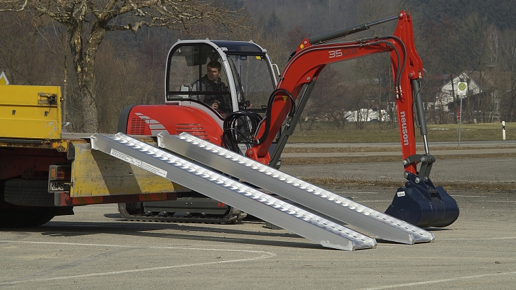 Altec AVS 93-130 alumíniumrámpa (5).jpg
